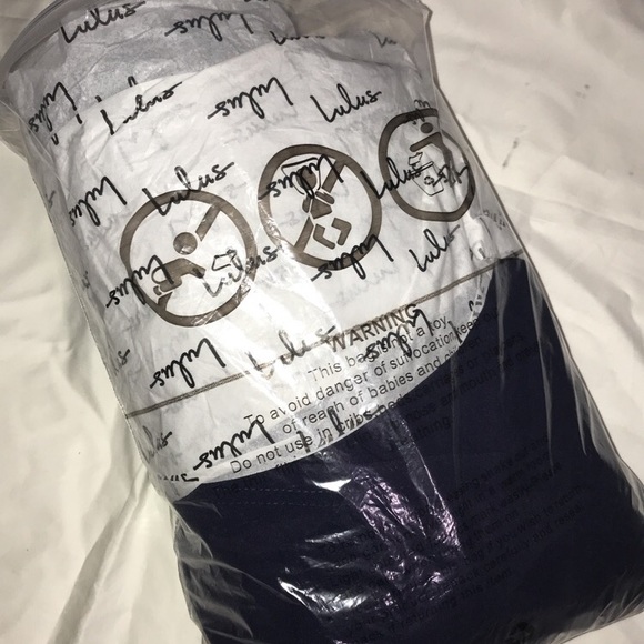 Lulu’s Navy Blue Gown! - Picture 7 of 8